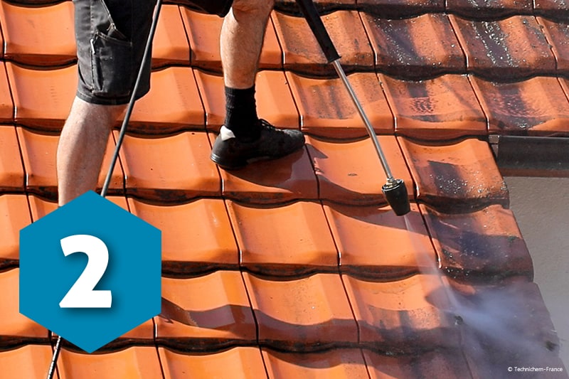 Nettoyage et démoussage de la toiture à haute pression